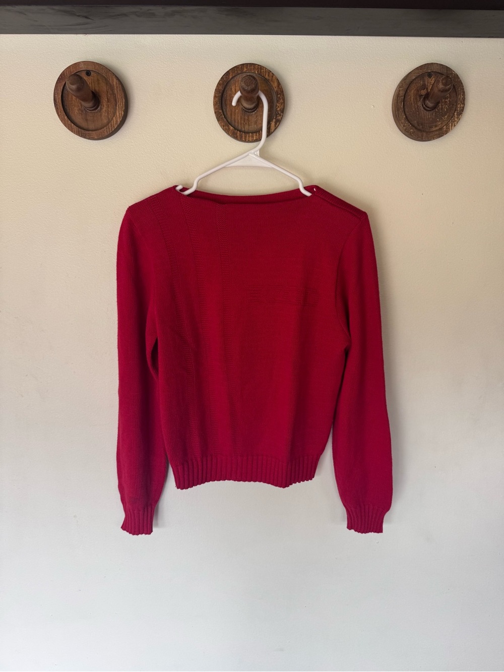 Vintage Izod Women's Red boatneck Sweater size small/ medium